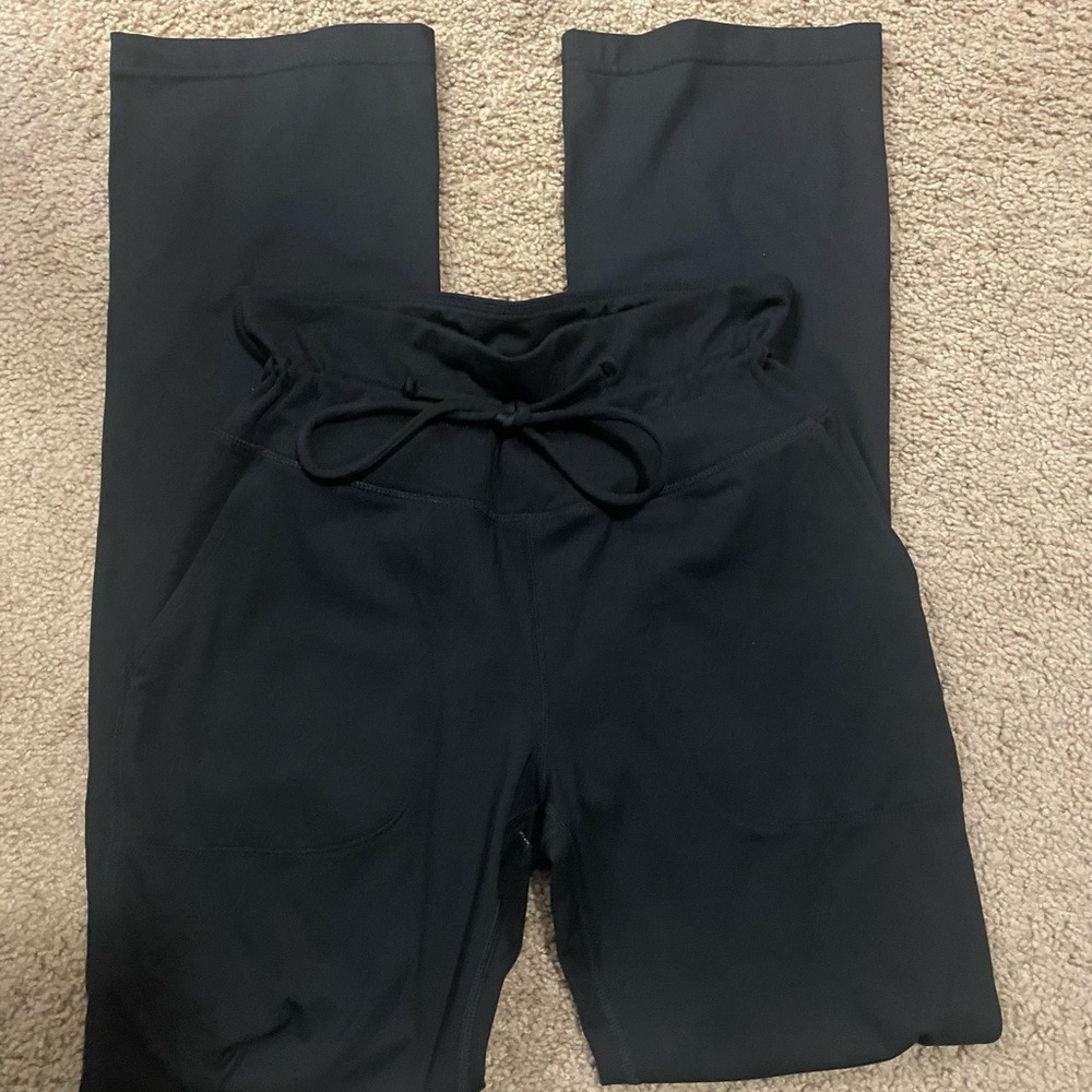 Black flared yoga pants